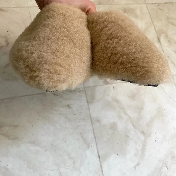 Jenni Kayne Tan Shearling Mules - Picture 8 of 11